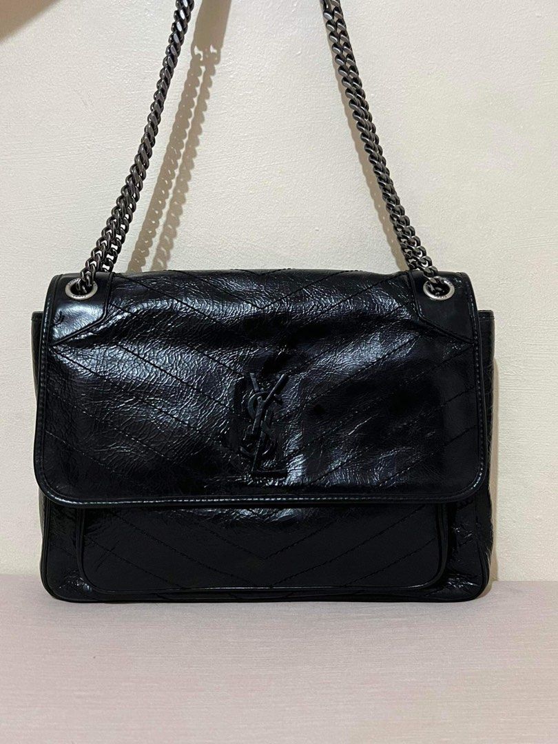 Saint Laurent bag (Category: Luxury Bags & Wallets) located in Paranaque City. Submitted by kgmgiftedph20 (Listing ID 1263659464, Image 1). Description: .