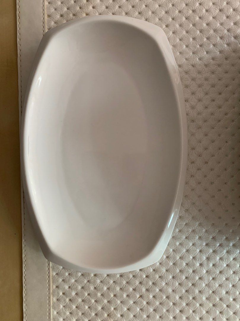 Side dish rectangular (Category: Dinnerware & Cutlery) located in Singapore. Submitted by hanami_12 (Listing ID 1263586375, Image 1). Description: .
