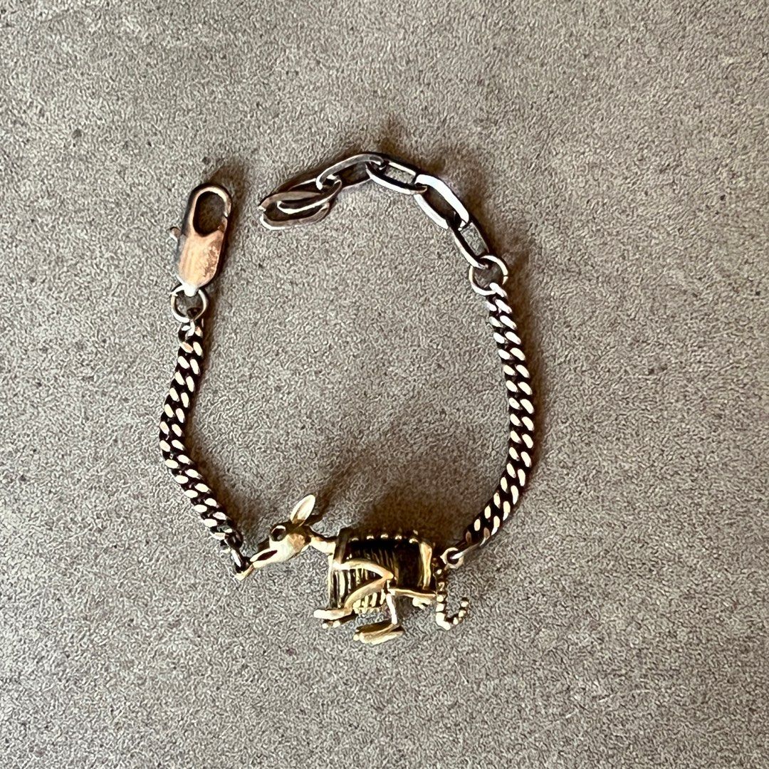 Rabbit bracelet top