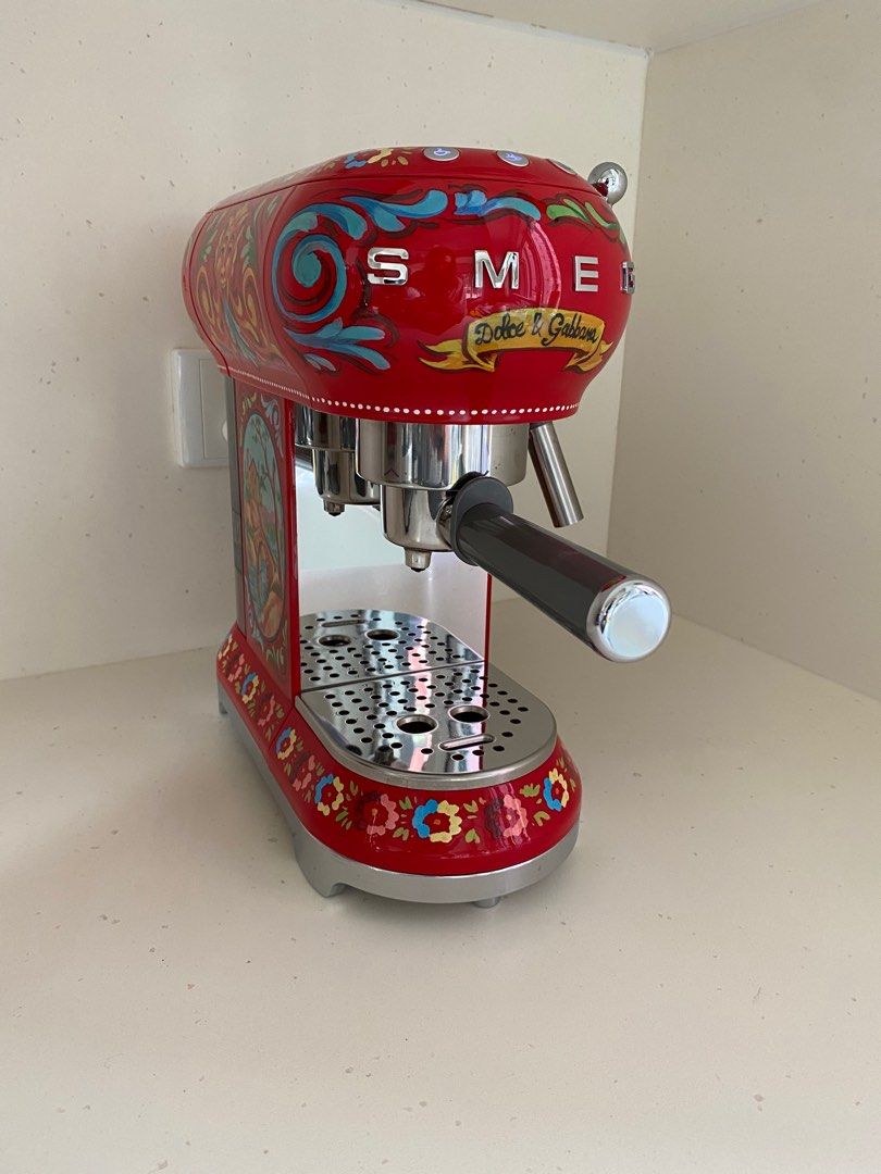 Smeg x Dolce & Gabbana Espresso Maker, 家庭電器, 廚房電器, 咖啡機及咖啡壺 Carousell