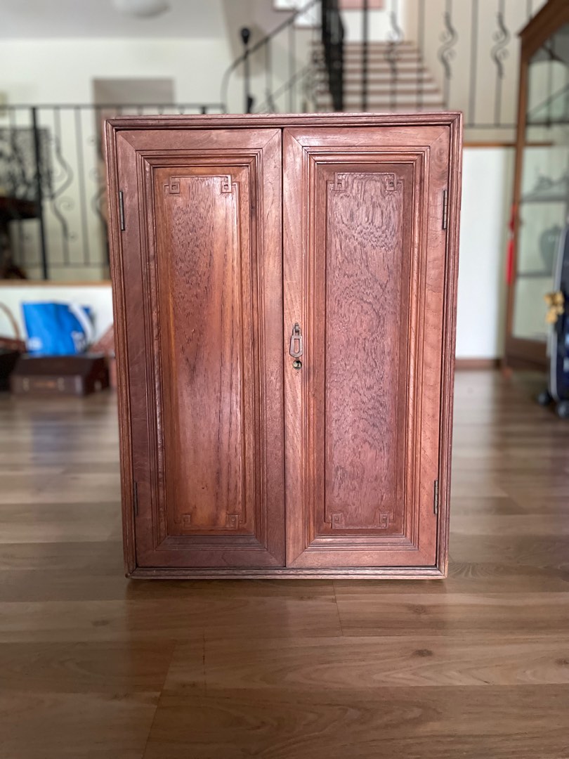 Solid wood Furniture & Home Living, Furniture, Shelves