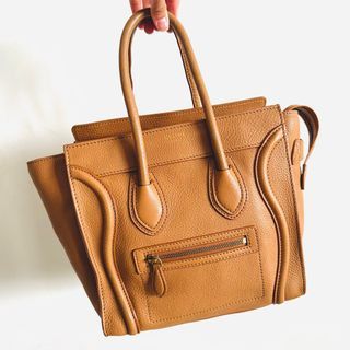 Shop CELINE Cabas Small cabas vertical in triomphe canvas (191542BZK.04LU)  by 絢-VoyagedeLuxe