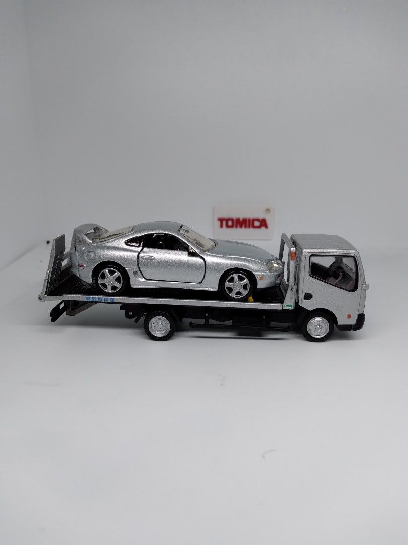 Hot Kustoms Review: Tomica Limited Vintage Nissan Atlas Safety
