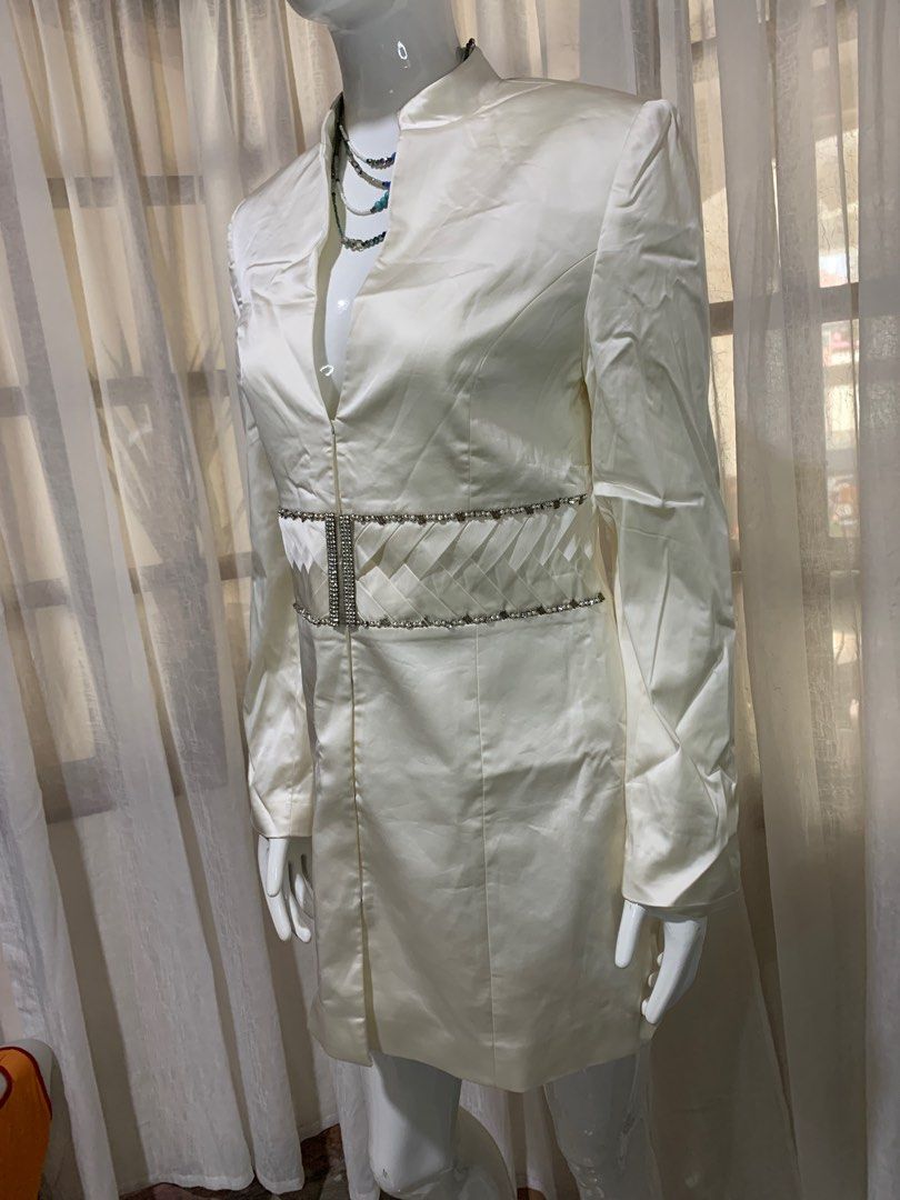Tunic Silk Formal Wear (Category: Longsleeves) located in Meycauayan. Submitted by SaveOnBrand (Listing ID 1263602378, Image 2). Description: Length 30” Shoulder 15” Breast 17” 📌LOC: Meycauayan, Bulacan 📌MOP: BANK TRANSFER(BPI, BDO, Security Bank) / Gcash / Paymaya / Shopee with additional 6% pay 📌COURIER: J&T / LBC / Shopee Checkout only / pwede rin COD if lalamove. COP for LBC ❤️R E M I N D E R S 📌 Please manage your expectations. 📌 All it