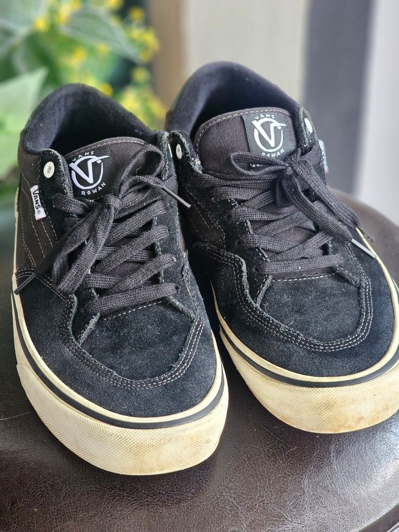 Vans original Men s Fashion Footwear Sneakers on Carousell