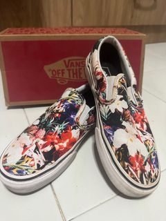 Authentic Dr. Martens Louis Gusset slip-on shoes (man/women), Women's  Fashion, Footwear, Flipflops and Slides on Carousell