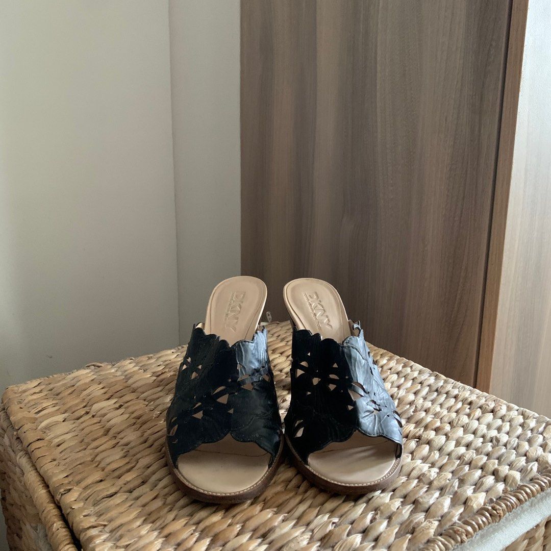 Vintage DKNY Black Mule/Clogs (Category: Heels) located in Makati City. Submitted by 4635archives (Listing ID 1263595029, Image 2). Description: Black DKNY Mule/Clogs Size 37.5, 3.5” heel Bought at Friends & Family Employee Sale for 4k Vera Cuio, Made in Italy Top pieces need repair (very cheap through Mr Quickie) Dm me for more info.