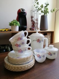 Vintage Floral Tea Set
