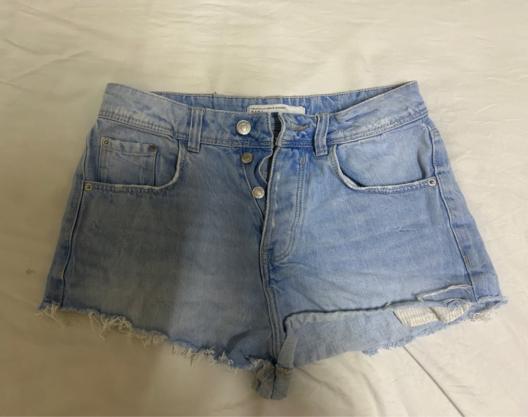 Zara trafaluc denim shorts Xs Women s Fashion Bottoms Shorts on