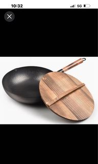 32cms Carbon Wok Pan with wooden lid bnew