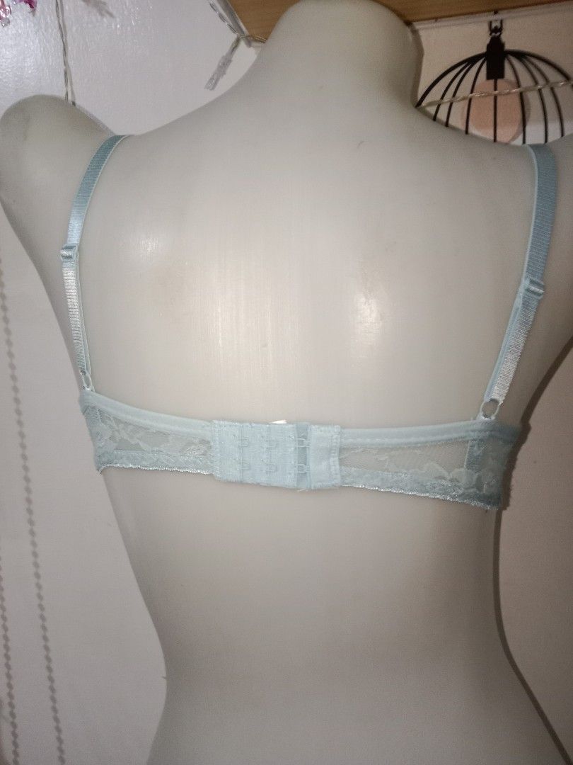 Small breezies bra not padded nonwire, Women's Fashion, Undergarments &  Loungewear on Carousell
