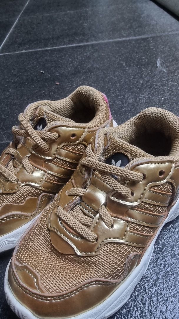 Girls gold clearance adidas