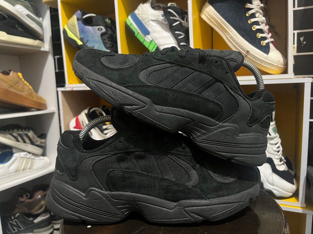 Black yung sale shoes