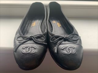 Authentic Chanel Black Ballerina Flats 37c