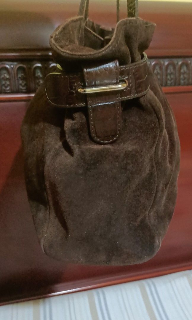 Authentic Furla Brown suede leather Shoulder bag (Category: Luxury Bags & Wallets) located in Quezon City. Submitted by krt0912 (Listing ID 1268701846, Image 3). Description: Preloved Authentic Furla Brown suede leather shoulder bag. YKK zip. size: 12.5" x 8.5".