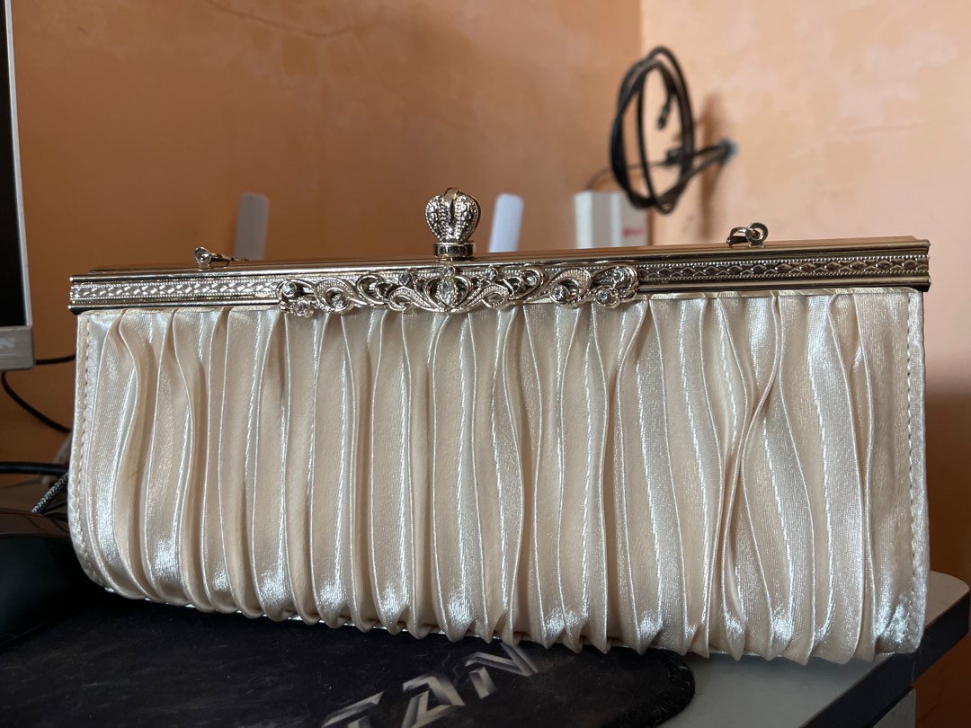 Axes femme Clutch Bag, Luxury, Bags & Wallets on Carousell