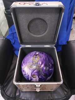 Bowling ball 5.5kg. w/ hardcase