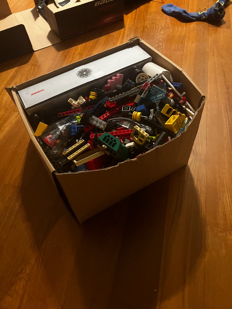 Box of Legos, Hobbies & Toys, Toys & Games on Carousell