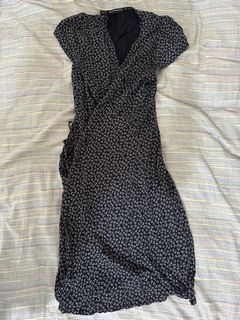 Brandy Melville Blair Dress, Men's Fashion, Coats, Jackets and Outerwear on  Carousell
