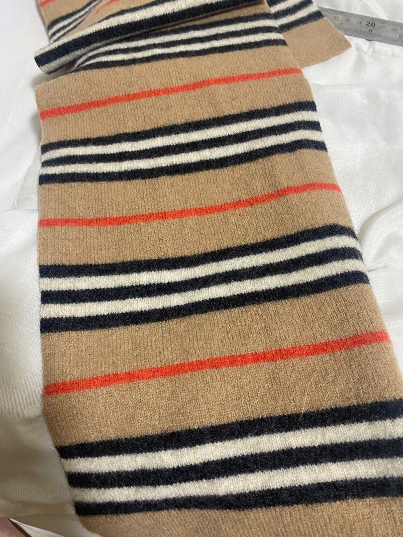 Burberry 100 wool scarf shop