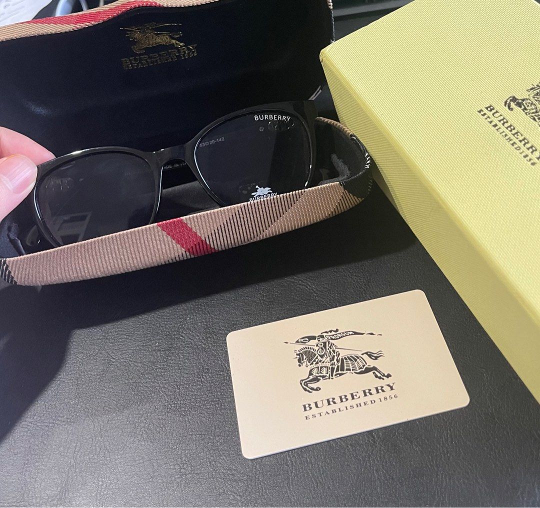 Burberry established hot sale 1856 glasses