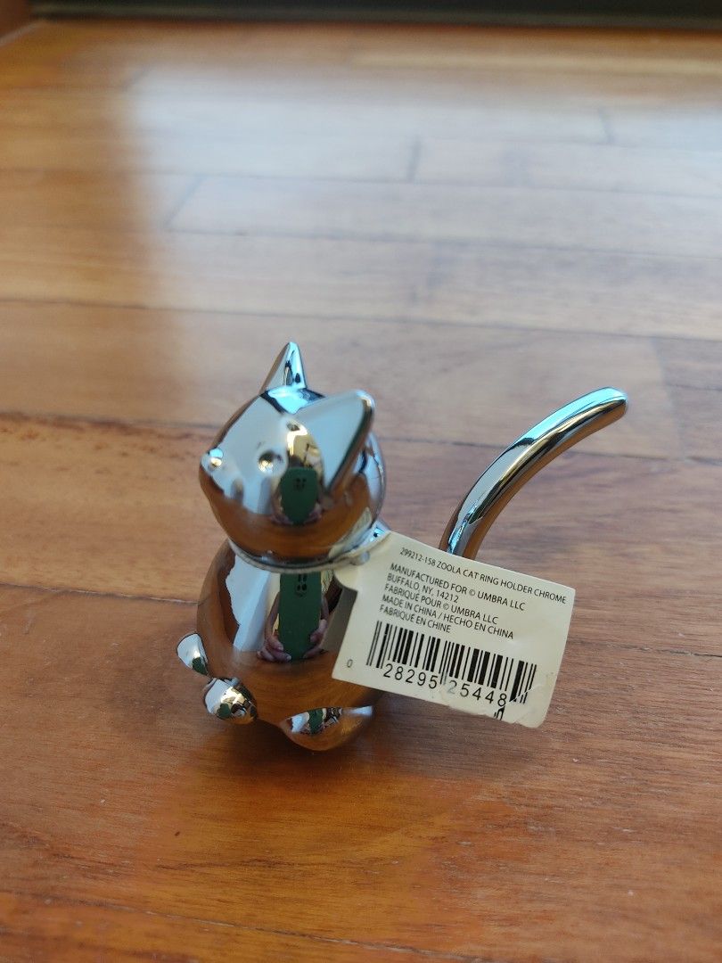 Cat ring sale holder next