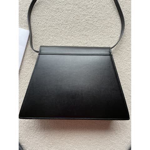 Celine hotsell pochette triangle