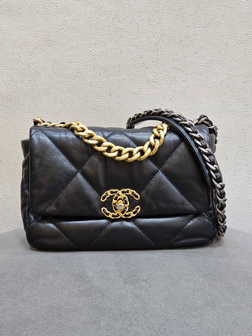 tas sling-bag Chanel Mini Pearl Lambskin Leather #30 Black GHW