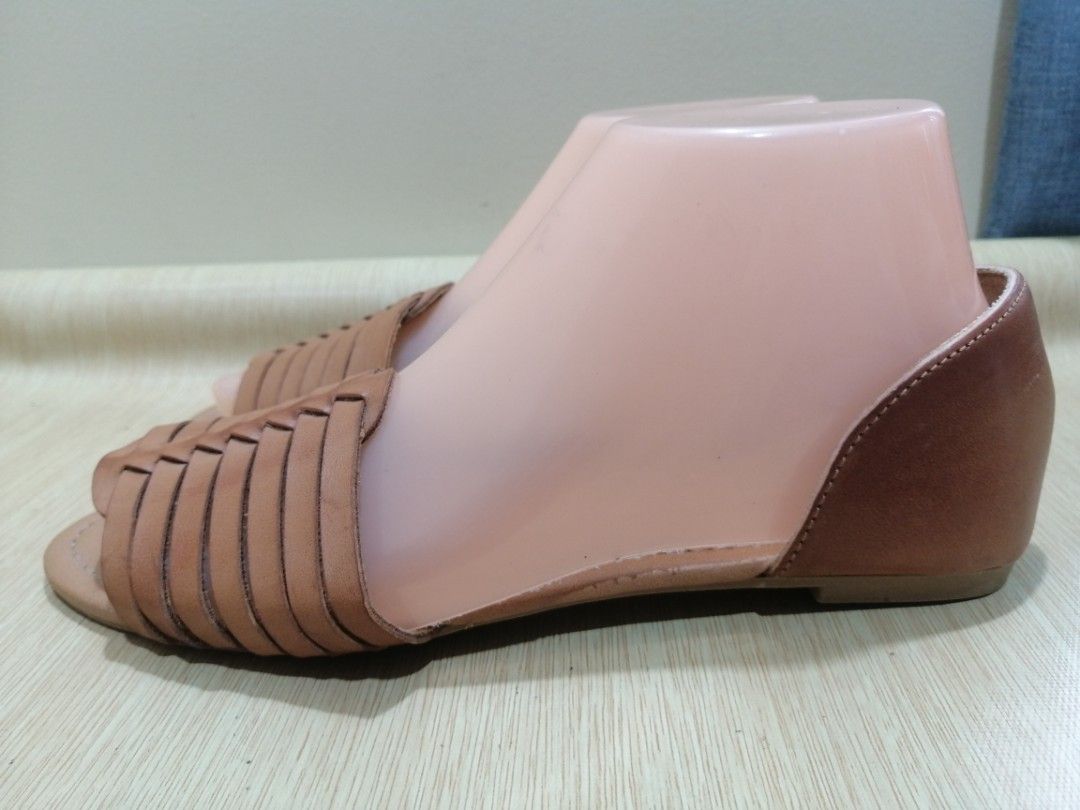 Charlotte russe flat sandals store