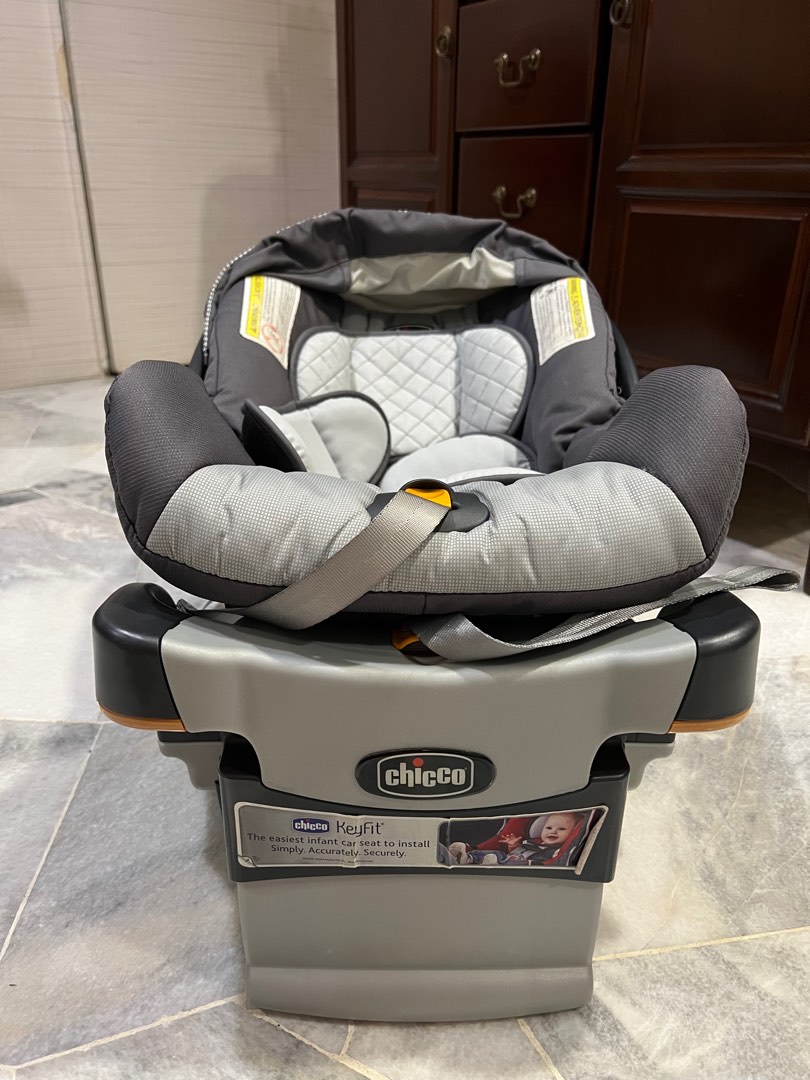 Chicco keyfit 30 car hotsell seat moonstone