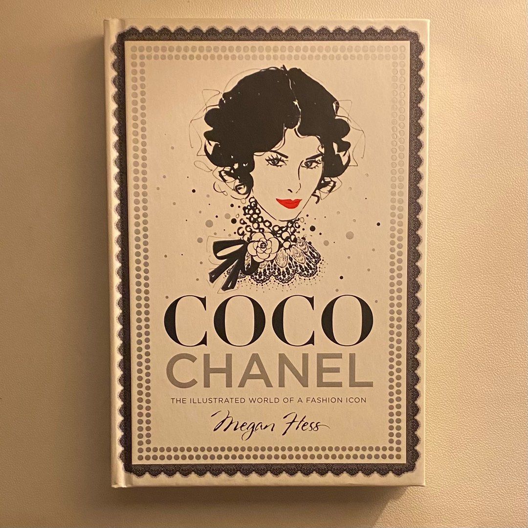 Coco Chanel: The Illustrated World of a Fashion Icon (Hardcover