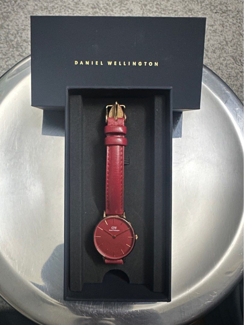 Daniel Wellington Petite Suffolk 28 Women s Fashion Watches