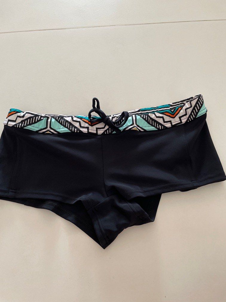 Decathlon ladies swim shorts hot sale