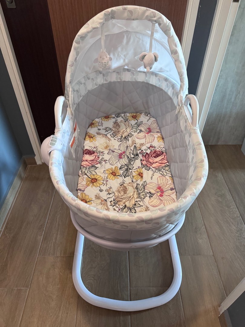 Delta Baby Moses Crib/cot, Babies & Kids, Baby Nursery & Kids