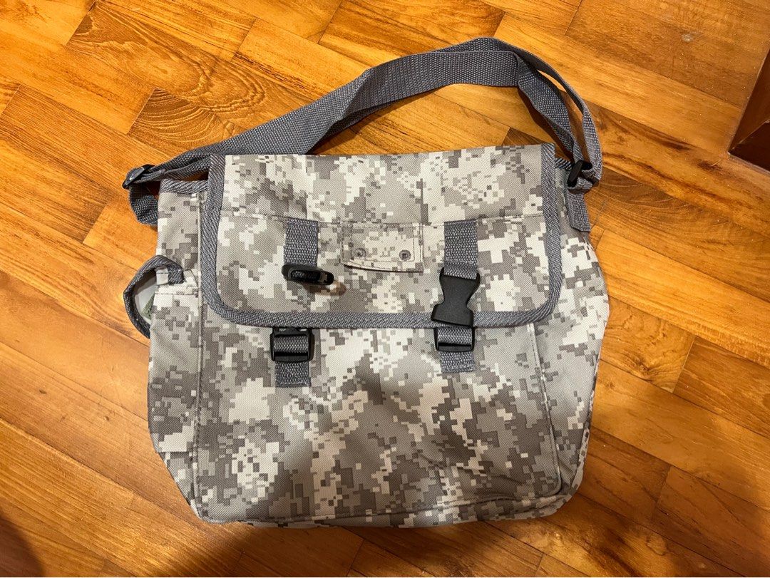 D&g hotsell sling bag