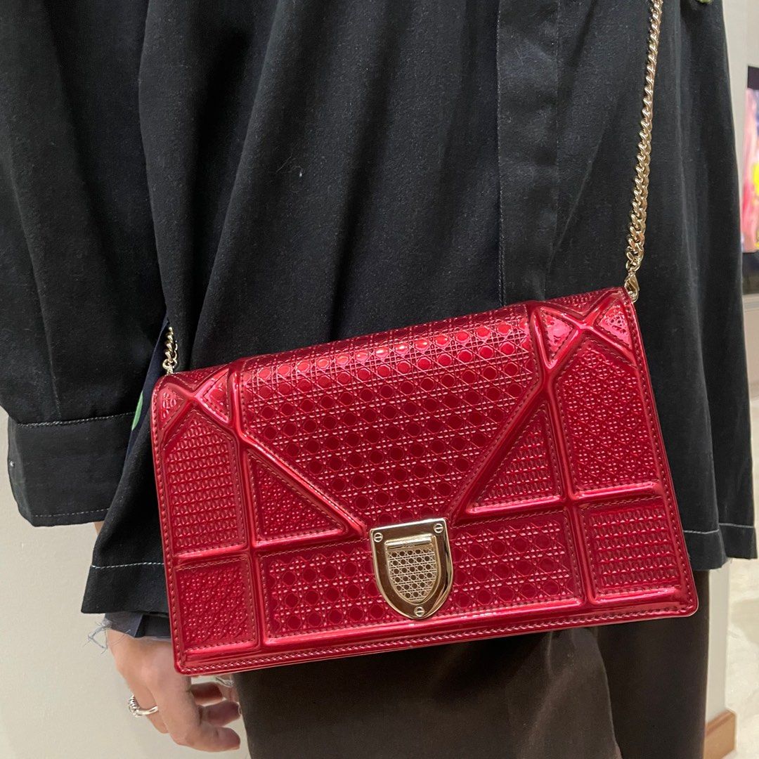 Dior diorama clutch woc tas merah red, Barang Mewah, Tas & Dompet di