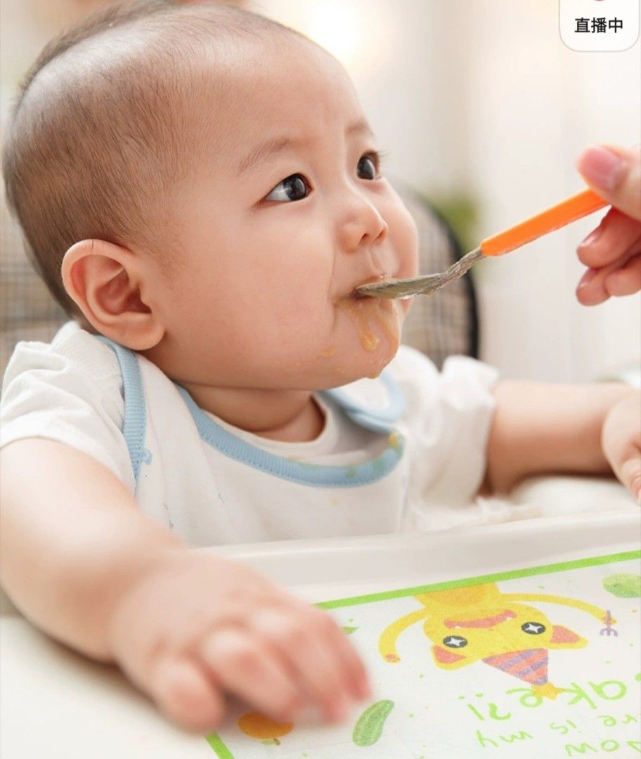 Disposable table mat (Category: Weaning & Toddler Feeding) located in Singapore. Submitted by jess89 (Listing ID 1268627310, Image 1). Description: useful for overseas trip or having meals outside for toddler / young child for self feeding 40 x 30 cm 10 individually packed.