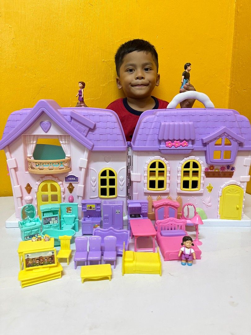 Playhouse dollhouse shop