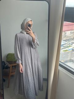 Elegant Pleated Maxi Dress