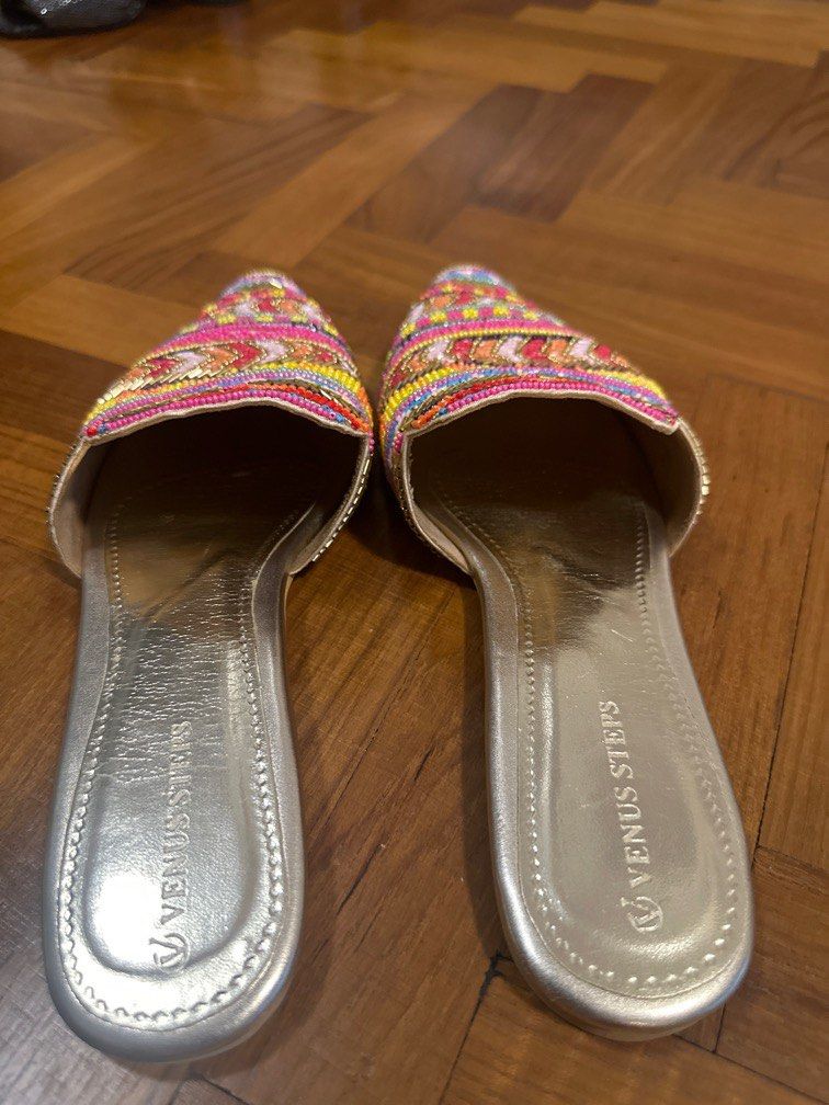 Chic hotsell flat shoes