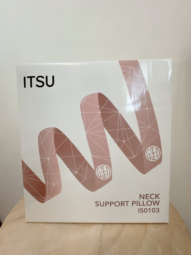 Itsu Neck Support Pillow, Hobbies & Toys, Travel, Travel Essentials