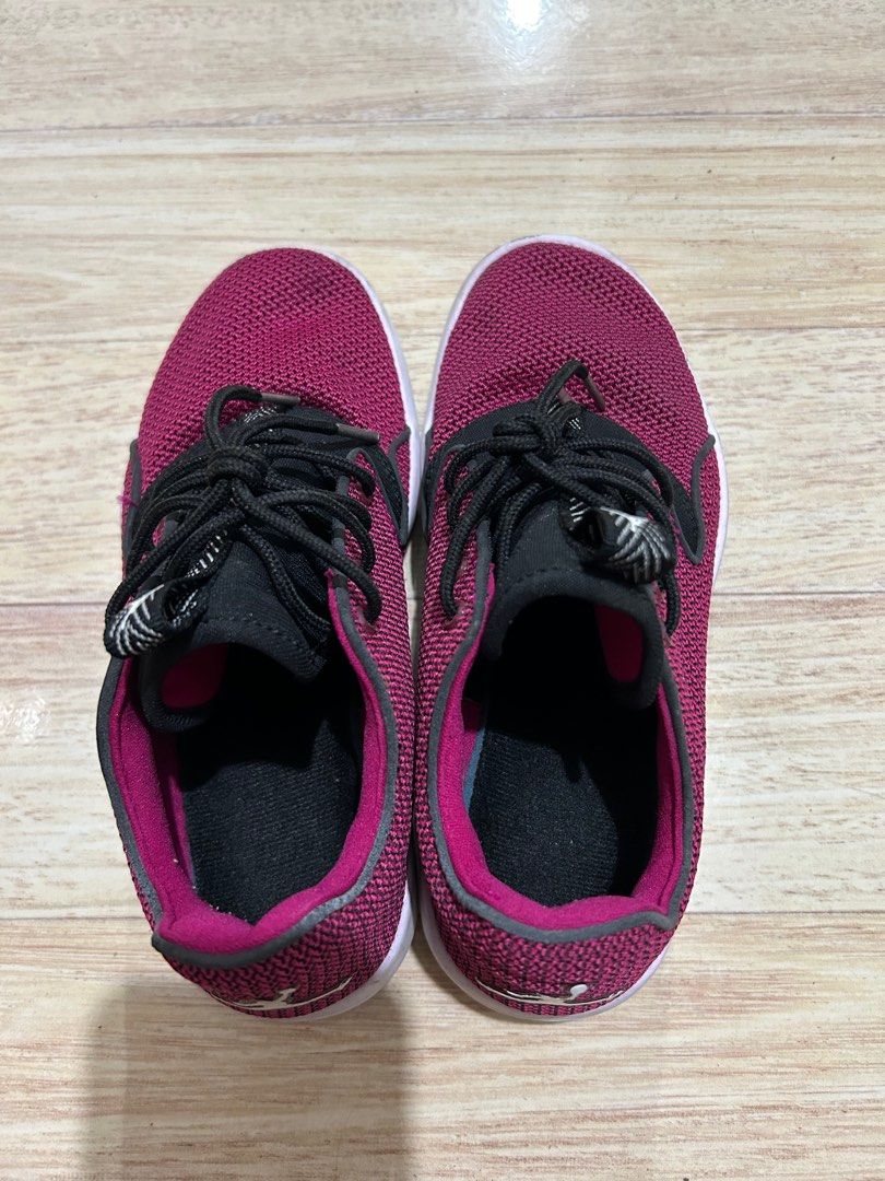 Jordan maroon sneakers (Category: Sneakers) located in Baguio. Submitted by greywolfred (Listing ID 1268668375, Image 3). Description: .