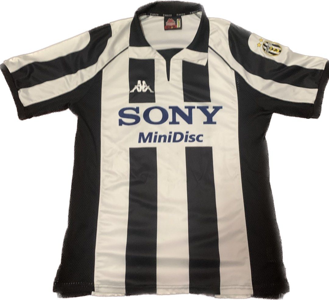 Juventus best sale jersey retro