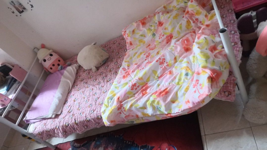 Second hand kids hotsell bed