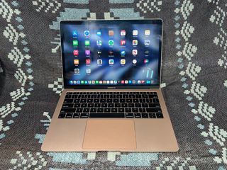 Laptop MacBook Air 13inch 2018 Core i5 8GB 128SSD Os: Ventura  Ms office install Cycle count: 669