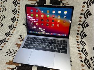 Laptop MacBook Pro 2017 Core i5 16GB 256 SSD 13inch Non-touch Os: Big Sur  Ms office install