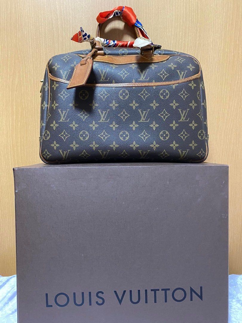 LOUIS VUITTON Deauville Monogram (Category: Luxury Bags & Wallets) located in Makati City. Submitted by ycaa. (Listing ID 1268659878, Image 1). Description: LV Deauville Monogram w/ lock & free twillies Complete Inclusions.