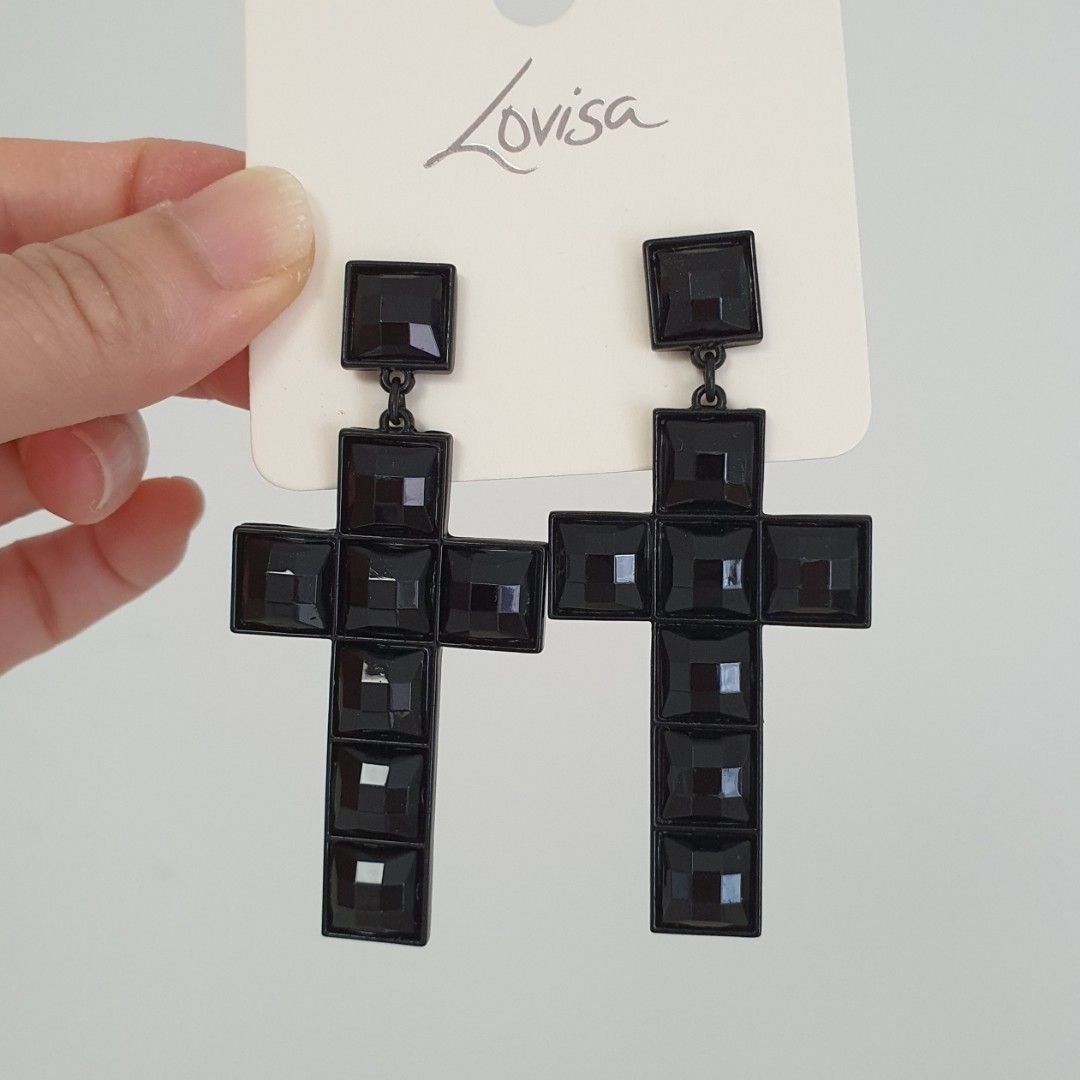 Lovisa - Make a statement that lasts forever with Lovisa Black