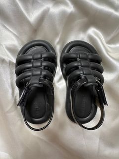 (Kategori: ) berada di . Dikirim oleh nowandagainthrift (ID iklan 1268548441, Gambar 1). Deskripsi: .
