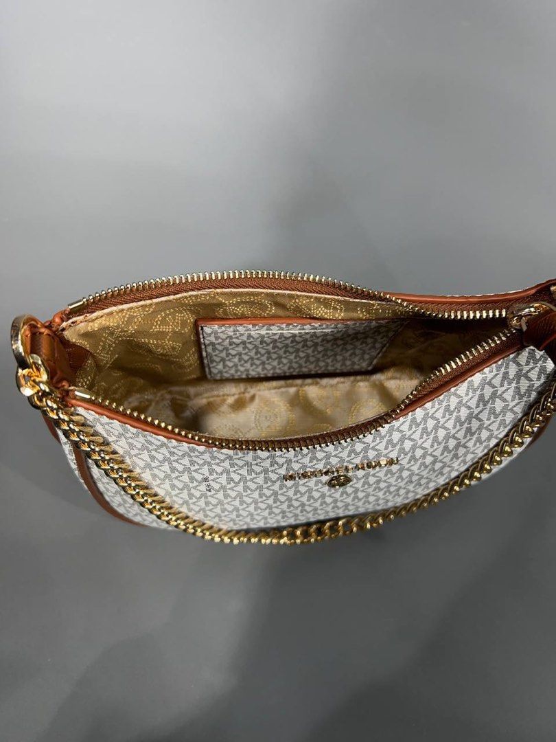 Michael Kors 👛👛👛 (Category: Bags & Wallets) located in Toronto. Submitted by ahmettsudas (Listing ID 1268690543, Image 3). Description: Write for information .